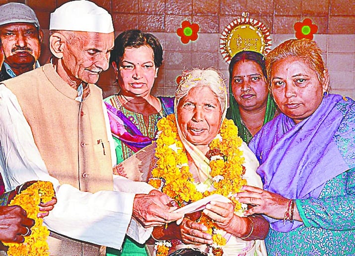 Kanta Awarded on Women's Day