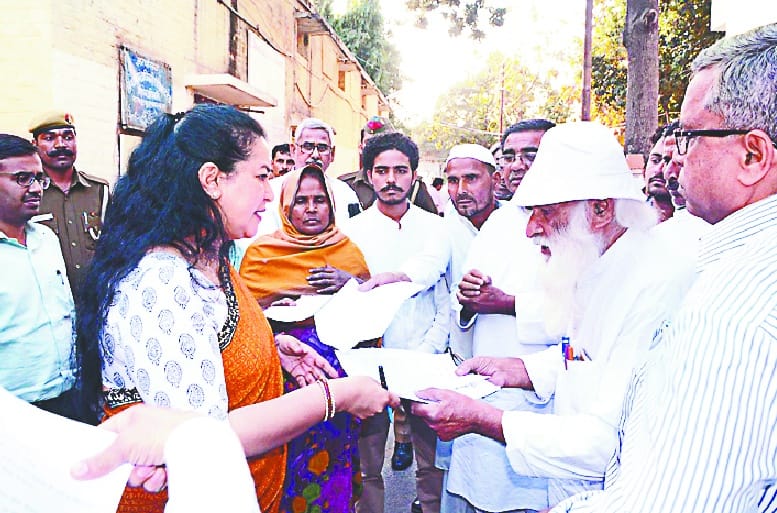 Aradhana Shukla visits district