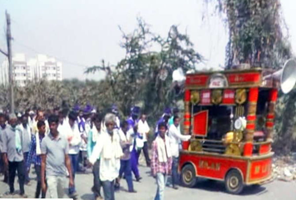 Father organised grand celebration to perform last rituals of sons death