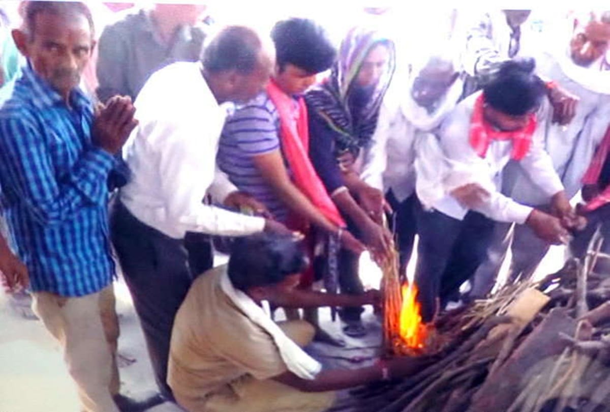 Father organised grand celebration to perform last rituals of sons death