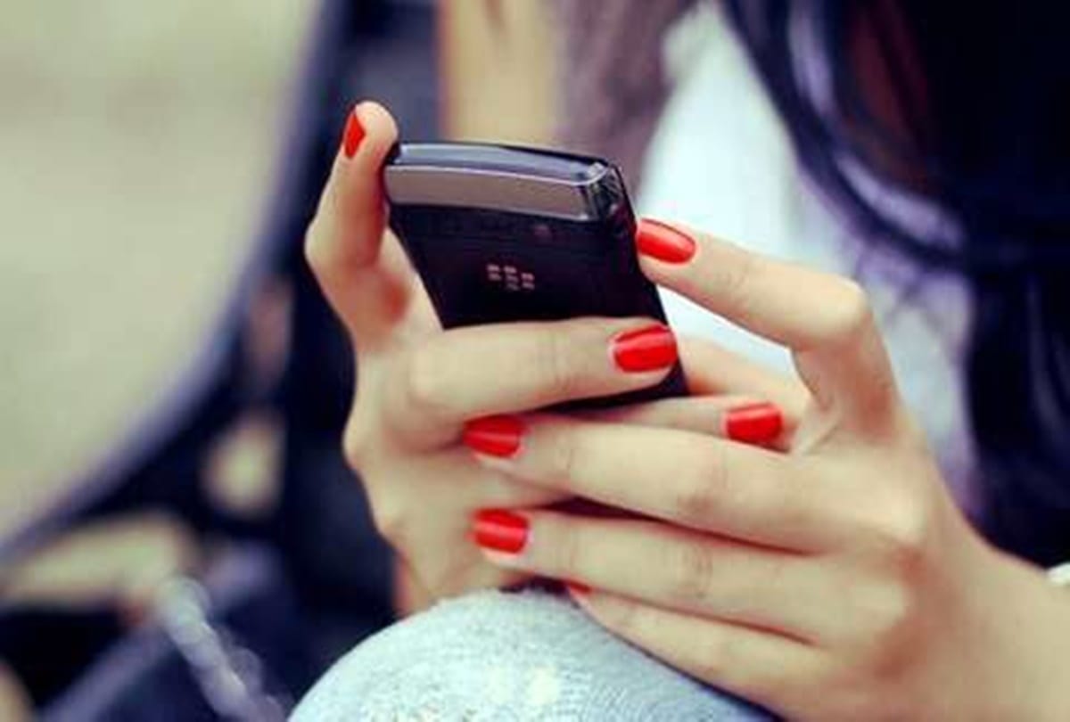 Tips to lighten your dark hands and feet at home