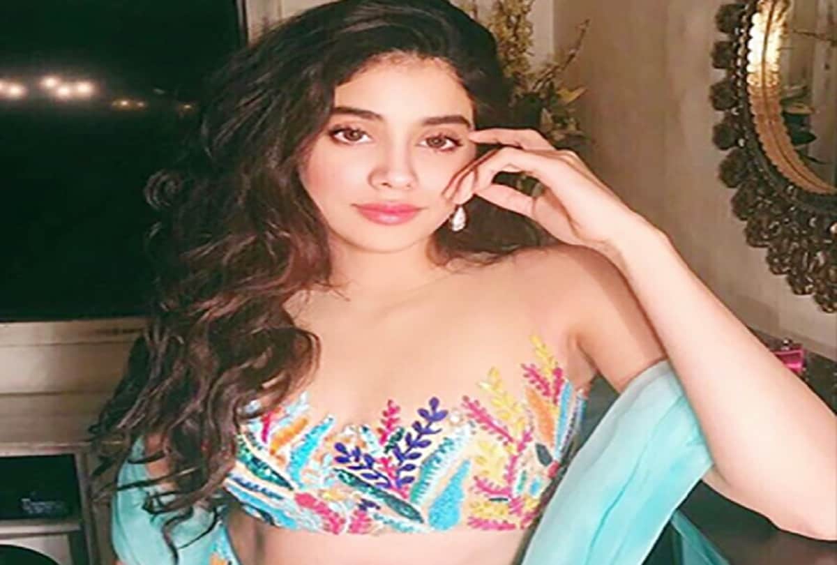 Janhvi kapoor Vijay Varma Started Shoot for Ghost Stories