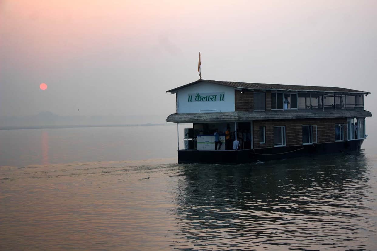 PM modi and french president will see ghat of kashi with kailash