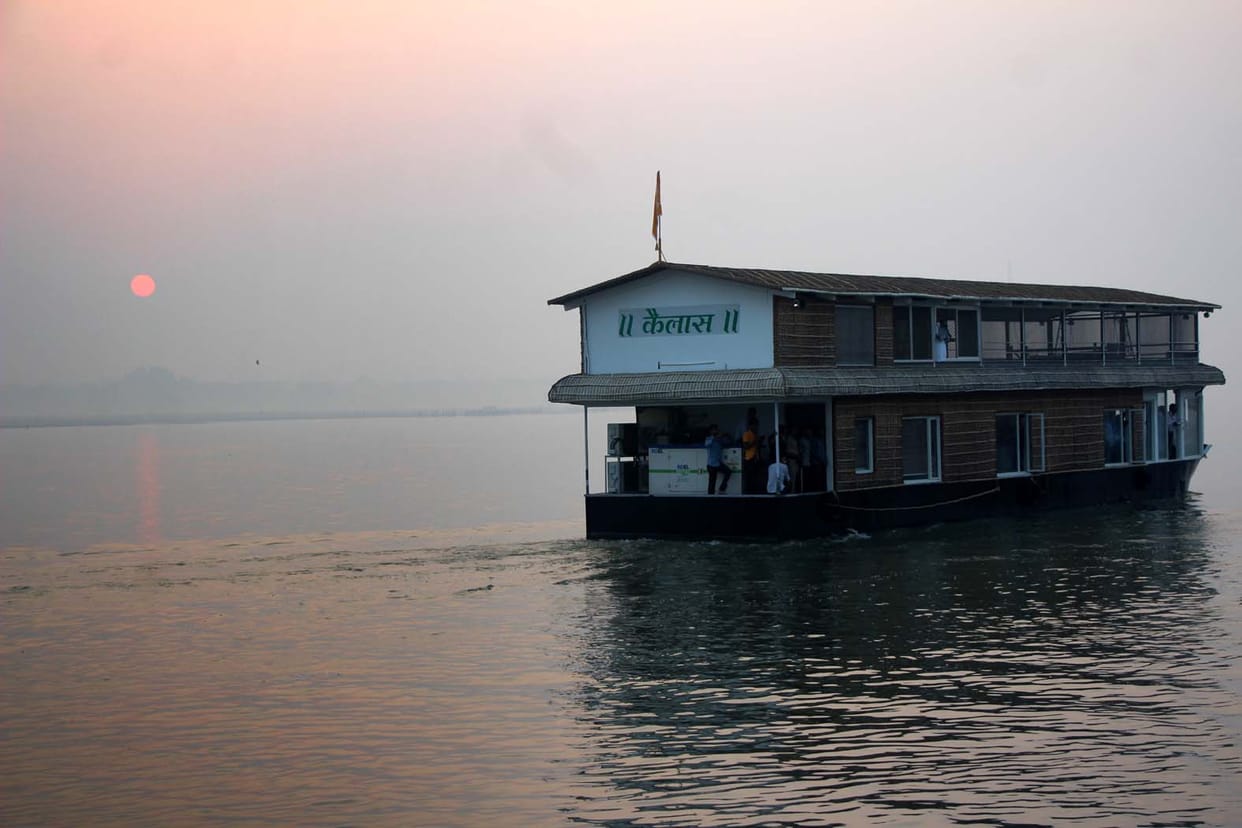 PM modi and french president will see ghat of kashi with kailash