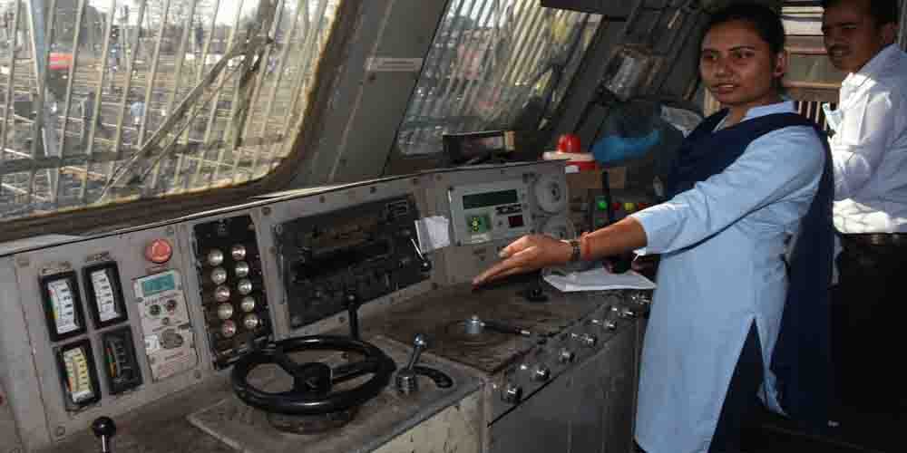 woman loco pilot from kanpur