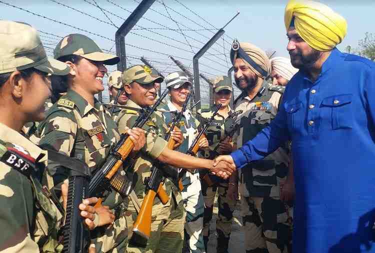 Navjot Sidhu with BSF Lady Constables on Wagah Border on International Women's Day 2018