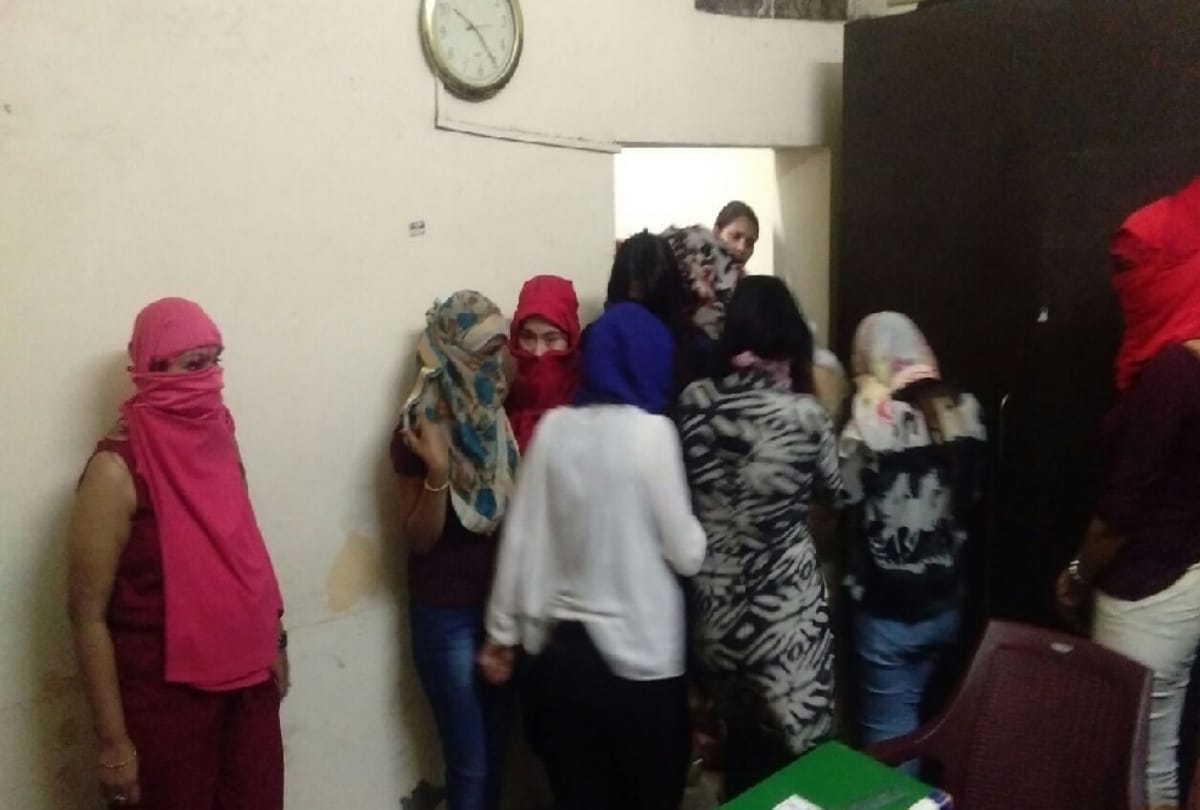 sex racket bust in noida spa centre, women employees given upto 35 percent of money from customers