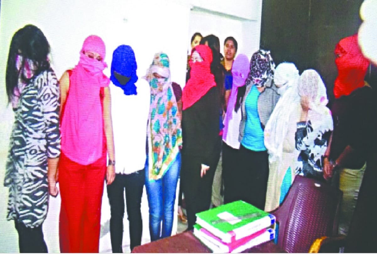 police arrested six young man and 12 girl for sex racket in noida
