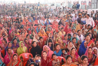 uma bharati addresses women pradhan in Lucknow.