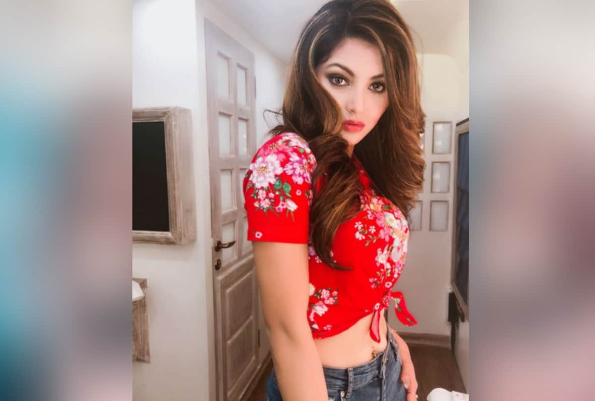 Urvashi rautela denied shoot due to temperature and heavy dress