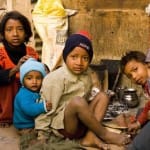 भारत के निर्माण् में हर बच्चे की अपनी भूमिका होगी। कौन लाएगा बच्चों को मुख्यधारा में?