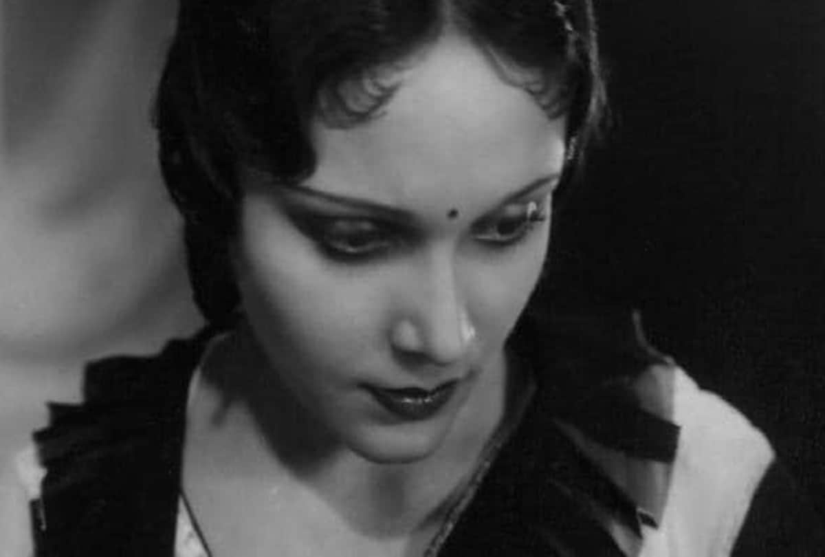 Devika Rani the first female star of Indian cinema was also famous as dragon lady