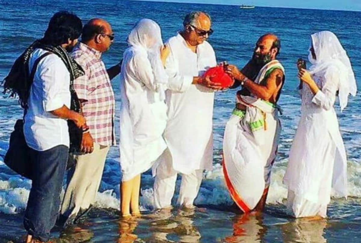 Boney Kapoor cry before IMMERSES Sridevi ashes at Ganga in Haridwar