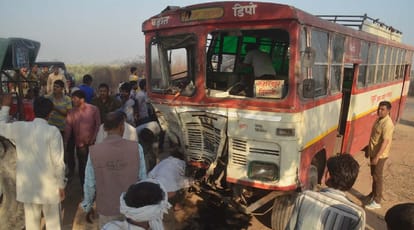 up: Tremendous collision of roadways bus and truck, 22 passengers injured