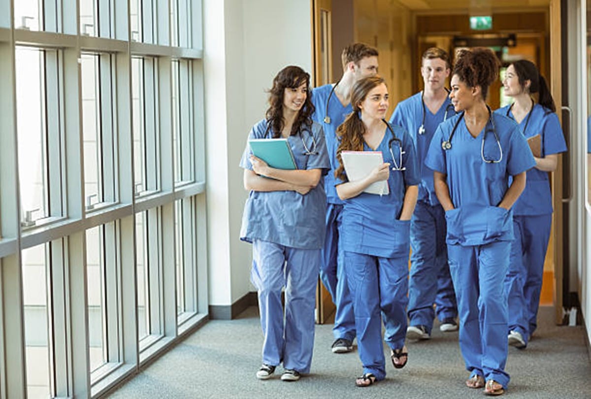 More then 500 Canadian doctors protest, Say they're being paid too much