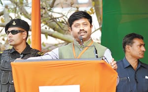 Father and son have dropped candidates: Nandy
