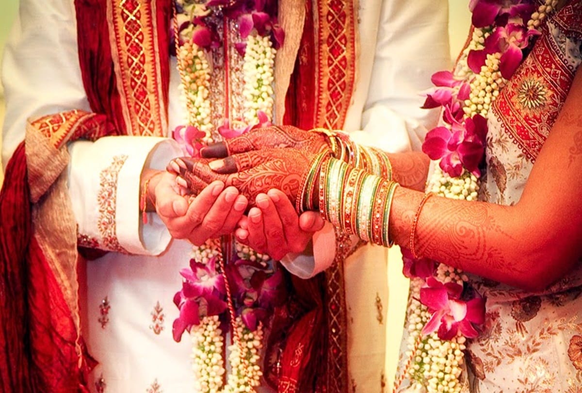 newly married girl reach examination center at Faridabad