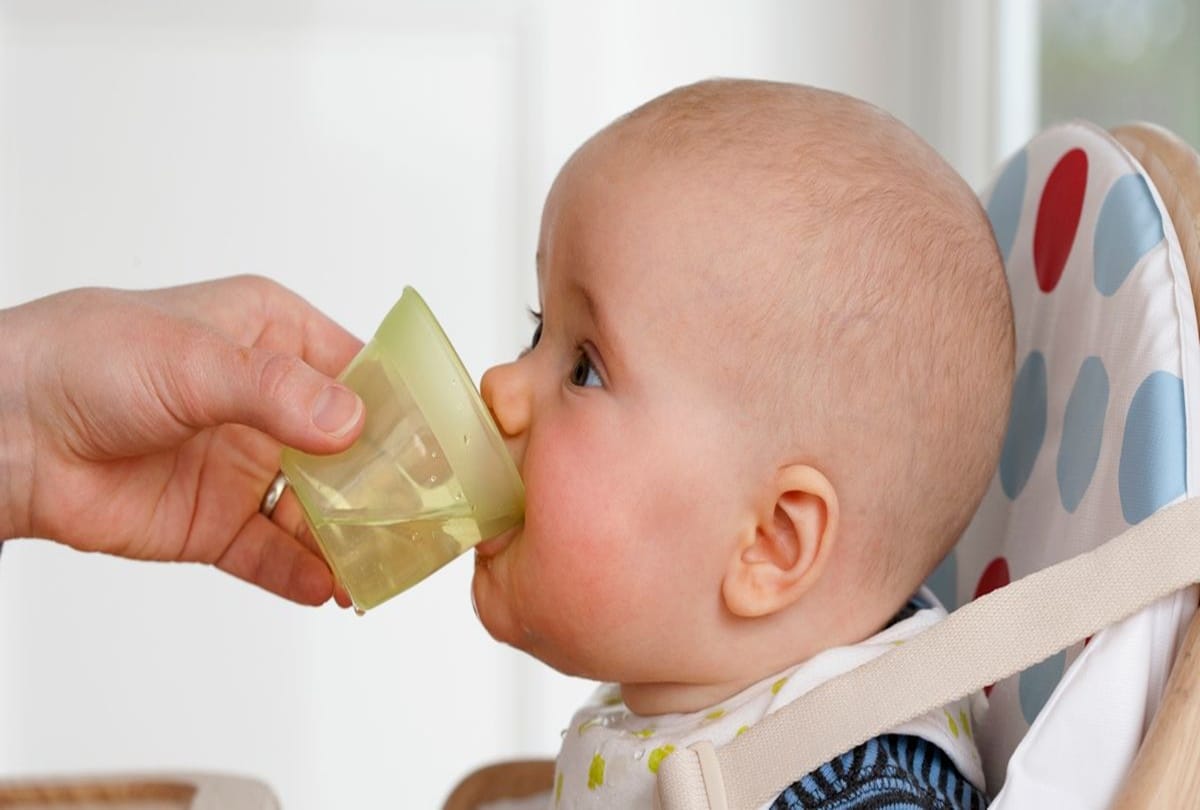 Mother Feeding Excess Of Salt to Her Baby girl 