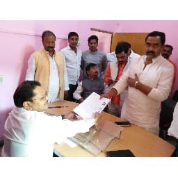 कालिंदी व हरिचरन ने तीन सेट में किया नामांकन