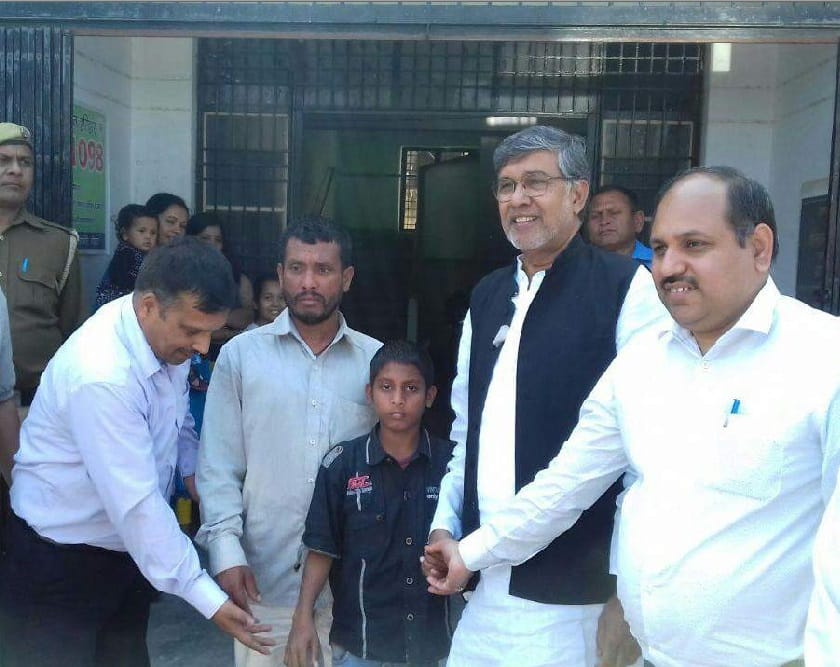 Missing Child meet father after two years with kailash satyarthi