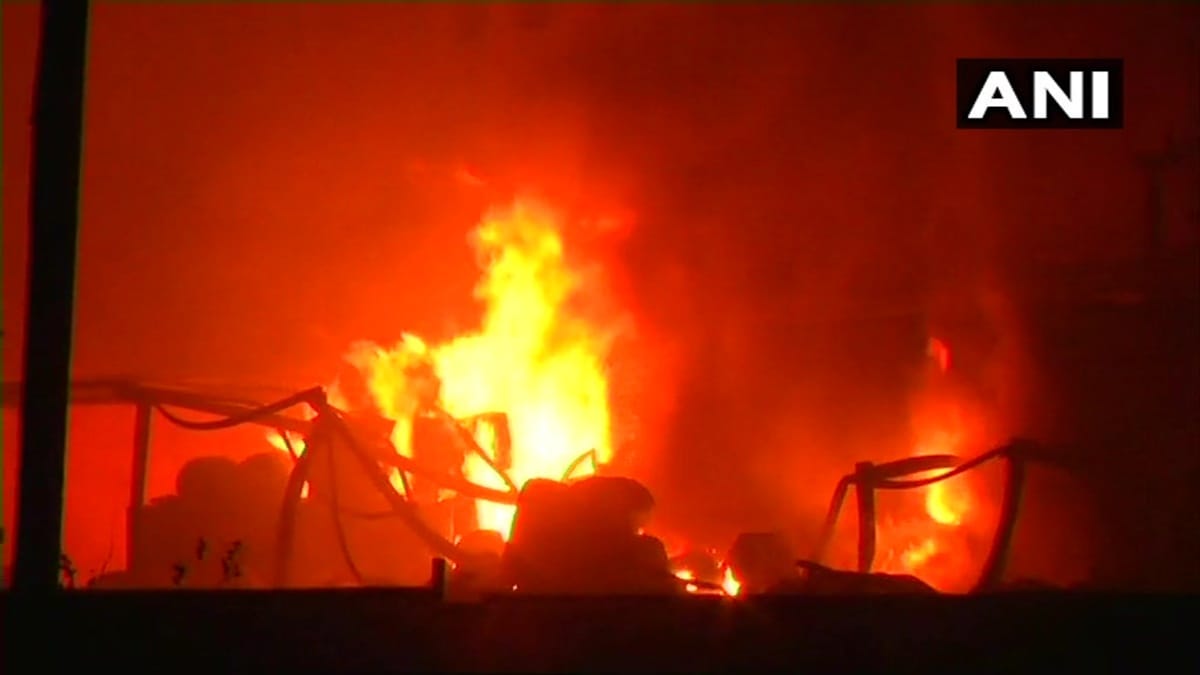 one dead and several injured in Palgarh fire which spreads to five chemical plants