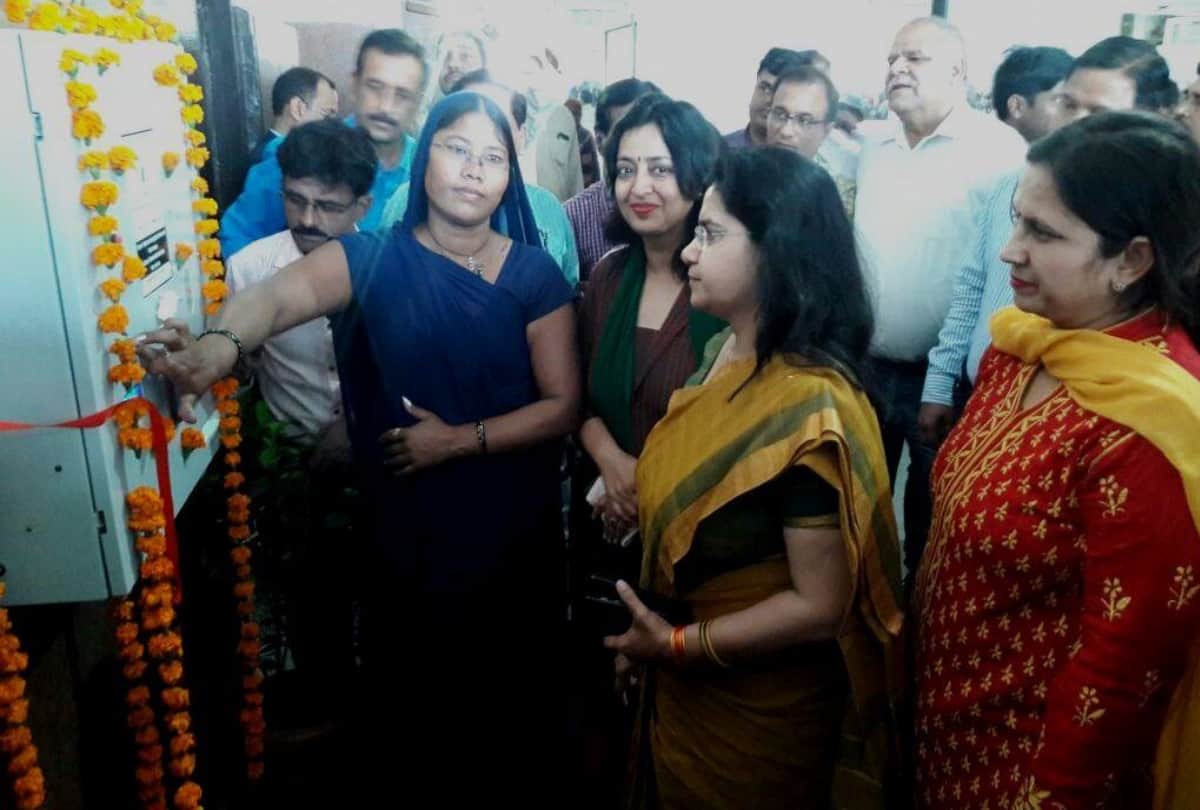 sanitary napkin machine installed at lucknow junction