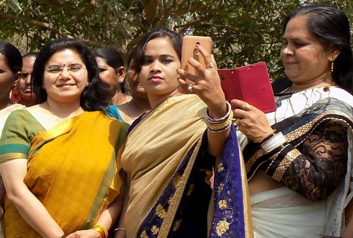 sanitary napkin machine installed at lucknow junction