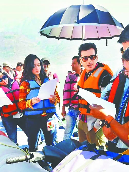 Shahid kapoor fight scene in tehri lake
