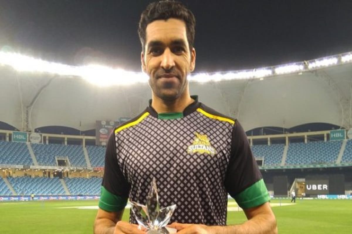 pakistan bowler umar gul made history in T20 cricket