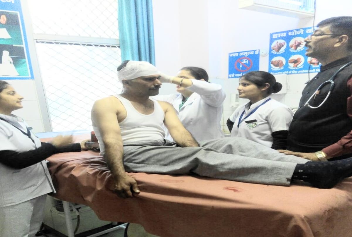 examination superintendent beaten at paonta in sirmour