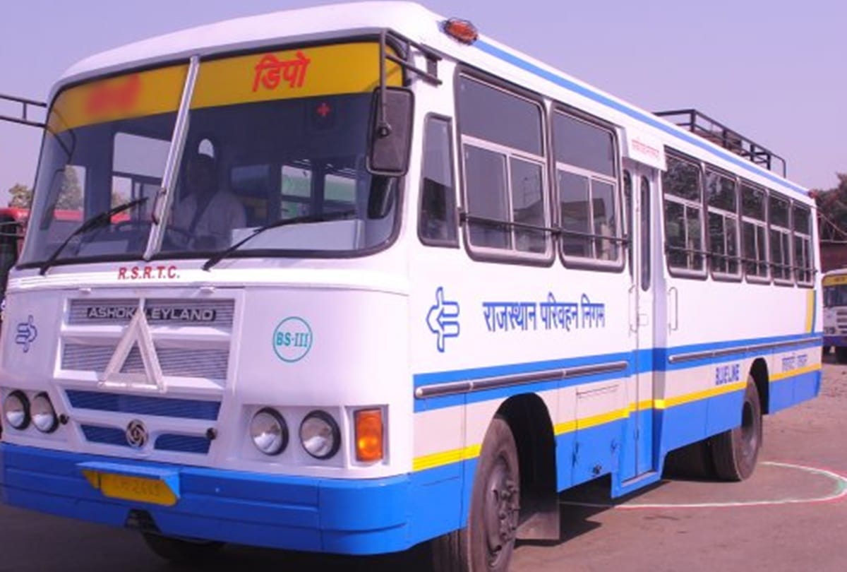 video being viral of a wearing saree woman who drive bus 