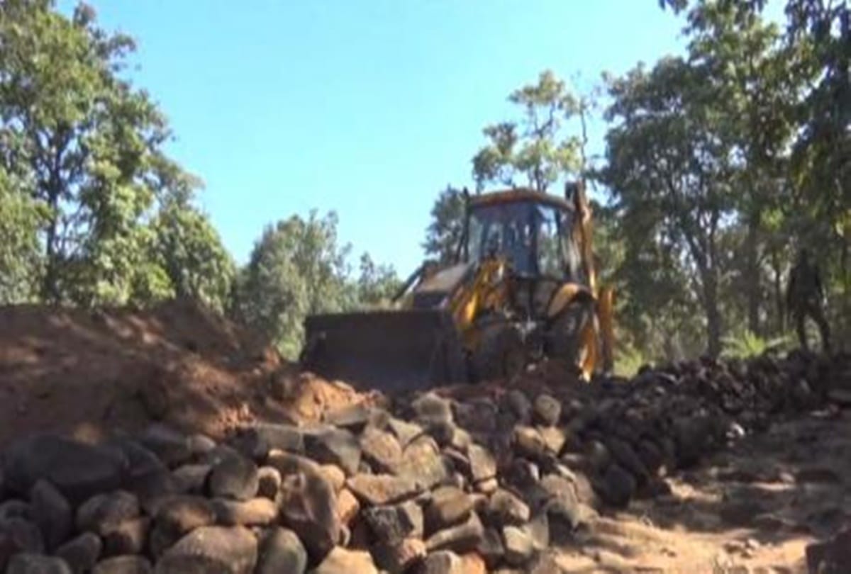 Miraculous old shiva linga found at chhattisgarh 