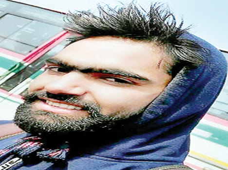 Bike rider dies of truck collision in road accident
