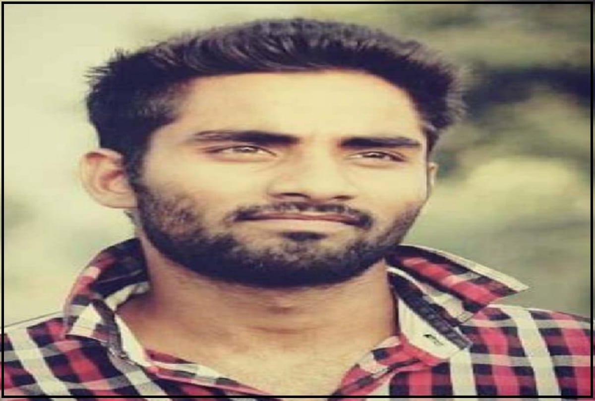 a teacher dies during selfie shoot in sarita vihar of delhi