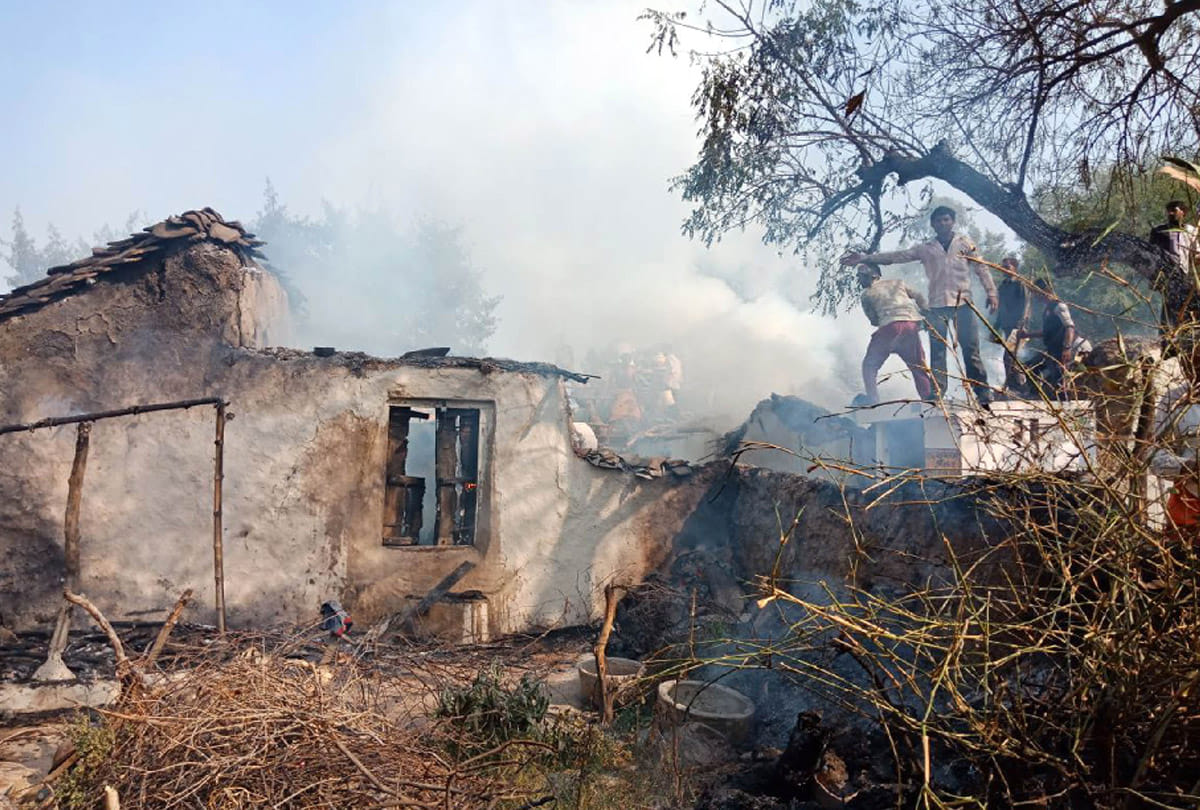 Short circuit caused fire in six houses in Banda