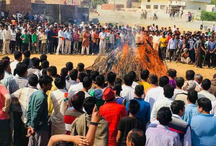 Indian Army Soldier Gajender Singh Funeral in Bhiwani, Killed in Chhattisgarh Encounter