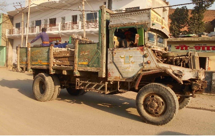 Open Body, Stretched Tires ... Powerful Truck Running Death