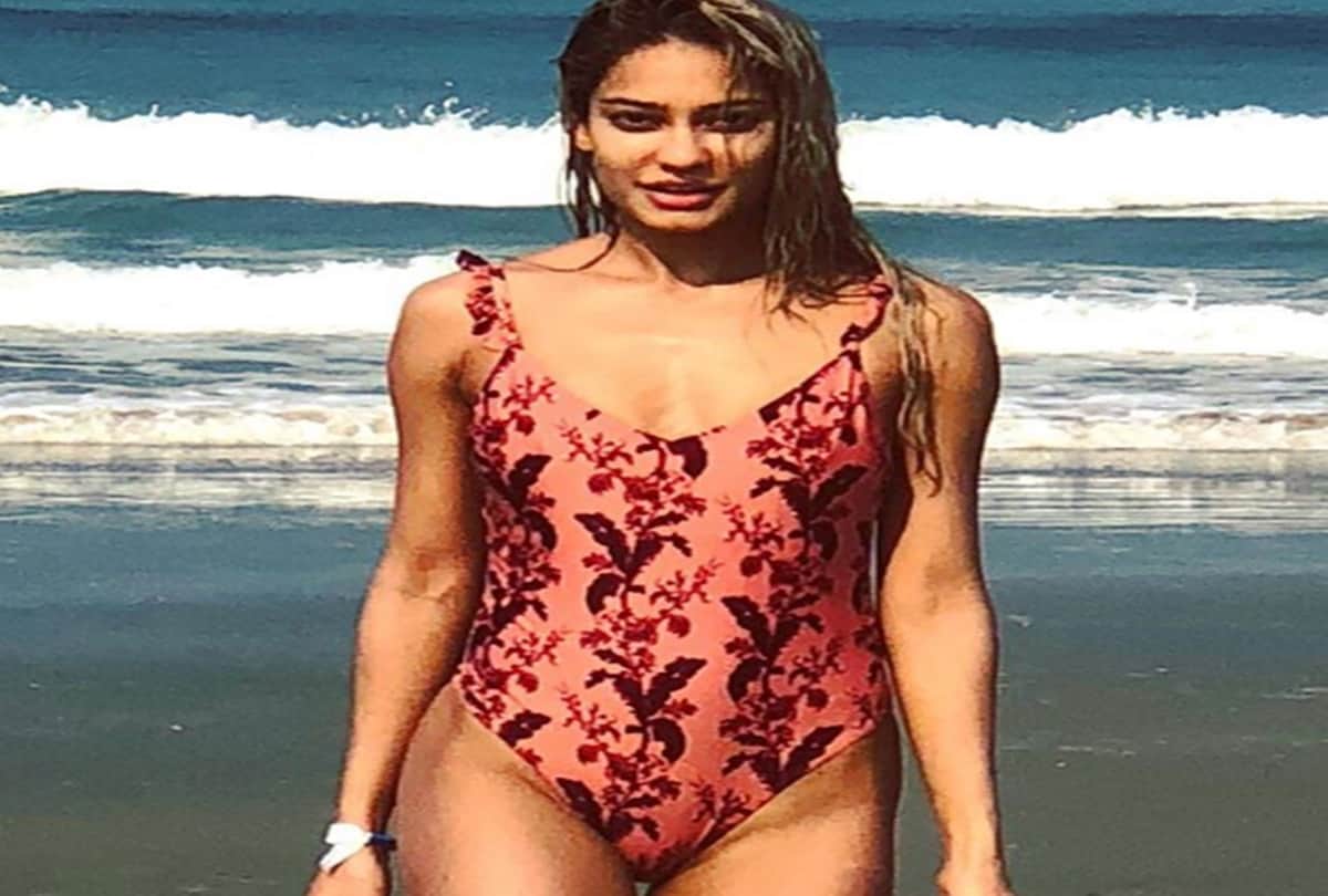 Lisa Haydon shared her bikini photo on social media