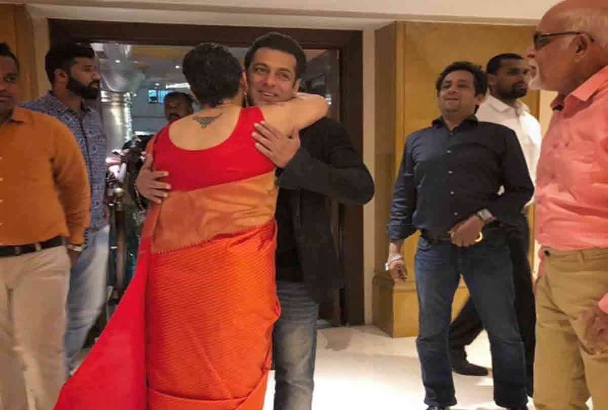 salman khan at his special friend wedding photos goes viral in social media