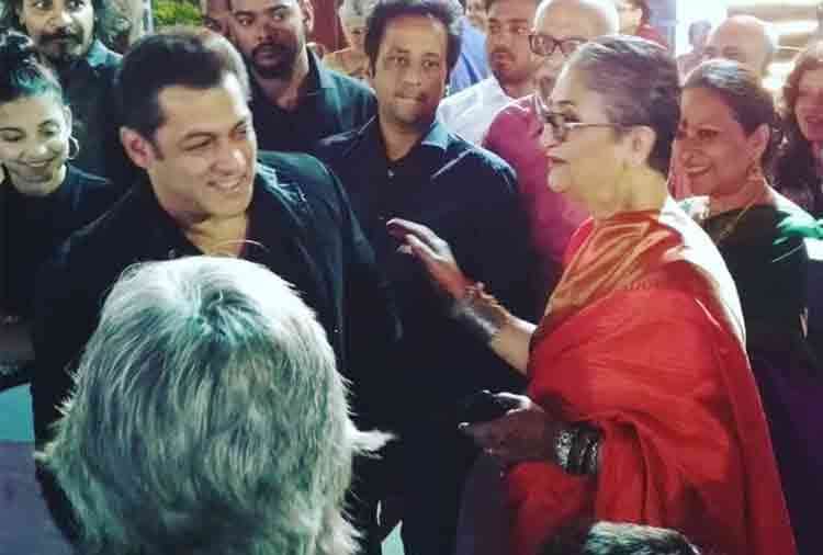 salman khan at his special friend wedding photos goes viral in social media