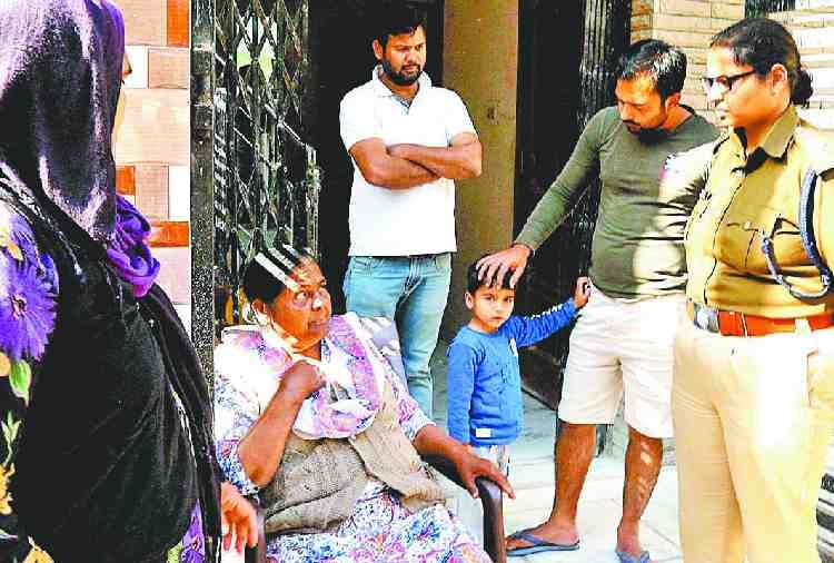 64 years old lady fight with snatchers in panchkula