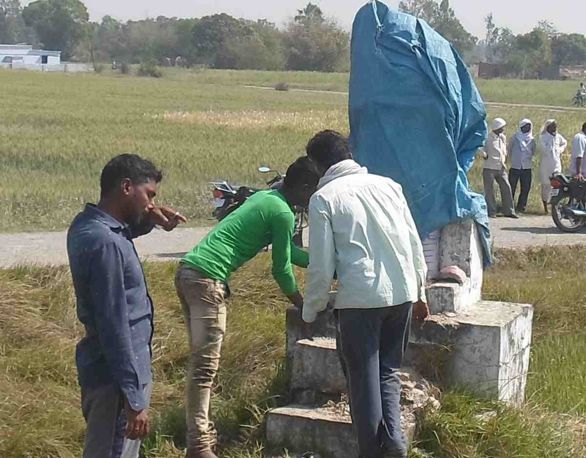 Bhim rao ambedkar statue broken in azamgarh