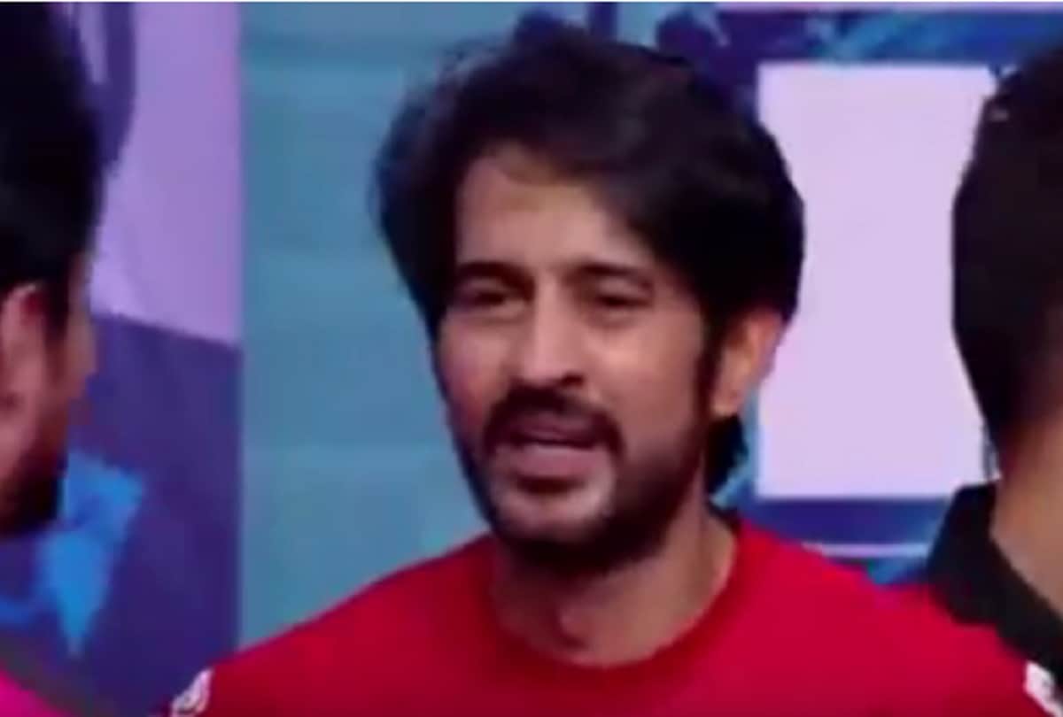 bigg boss 11 ex contestant hiten tejwani abuses during bcl