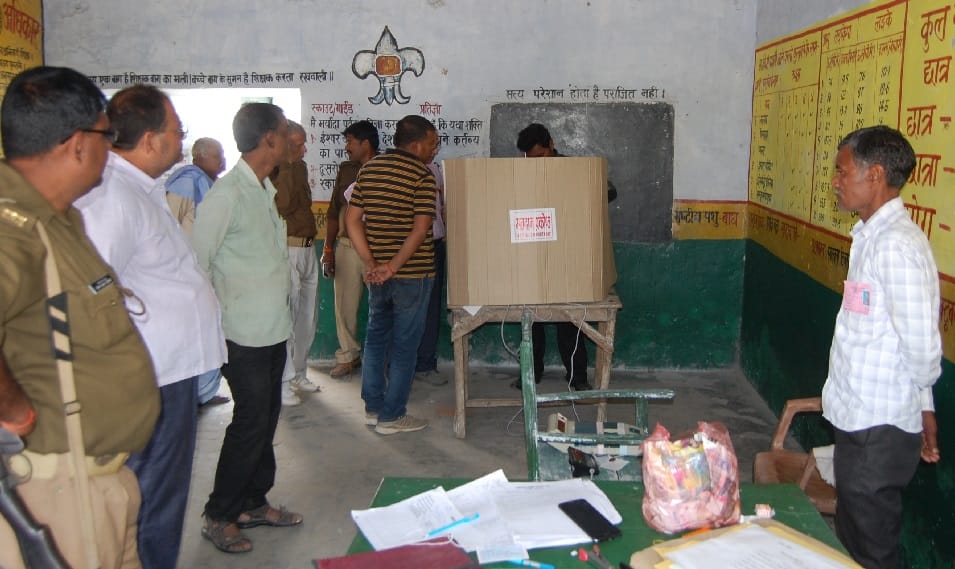 EVM-VVPAT machines on 50 booths were damaged