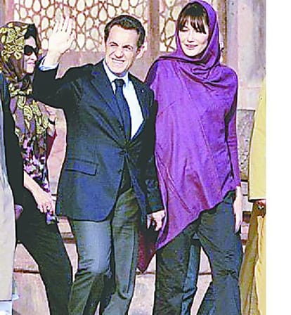 agra ex president of france nicolas sarkozy two time visited in taj mahal