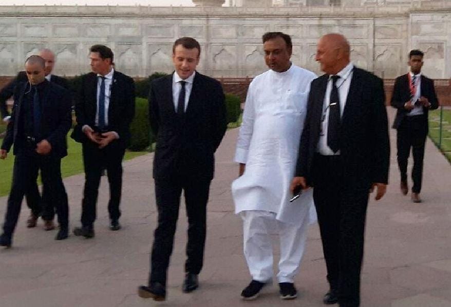 agra french president seen beuty of taj mahal