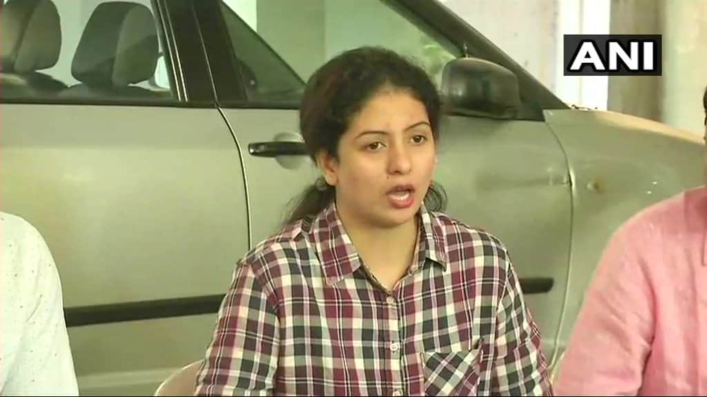 mohammed shami wife hasin jahan alleges him that his mark sheets are fake, gives proof on facebook