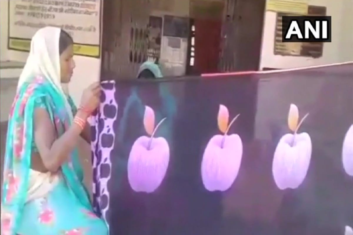 Pregnant woman delivered a baby at gate outside government health center in Katni in Madhya Pradesh