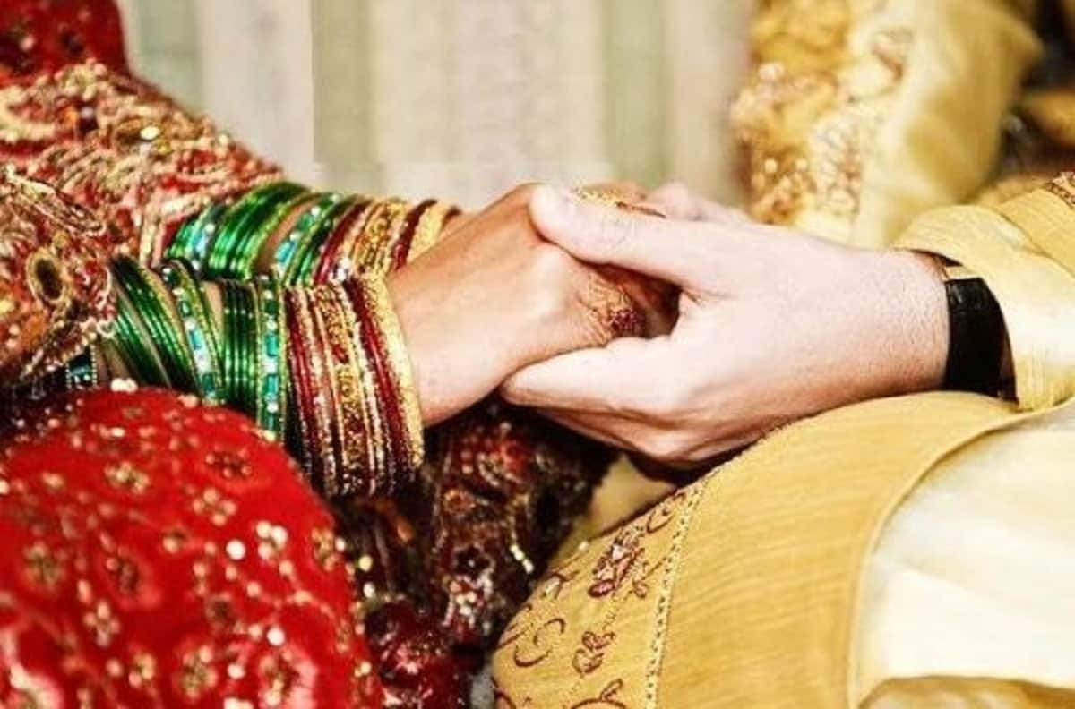 Girl Marriage intrupted by police in hisar