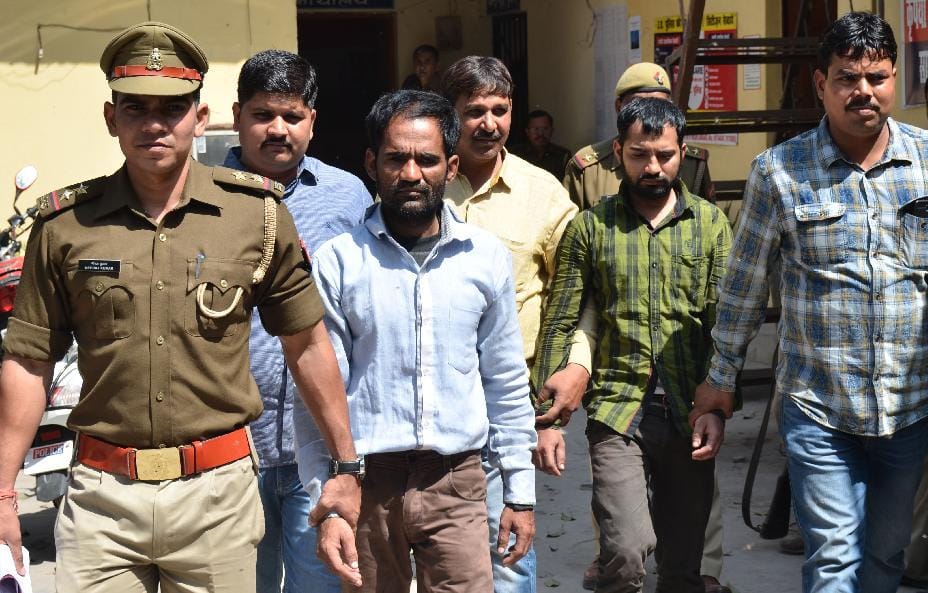agra police open shabana murder case 